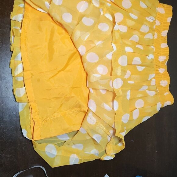 Polka Dot Yellow Skirt Large Size 24" , Can Stretch To 36" - Picture 4 of 6